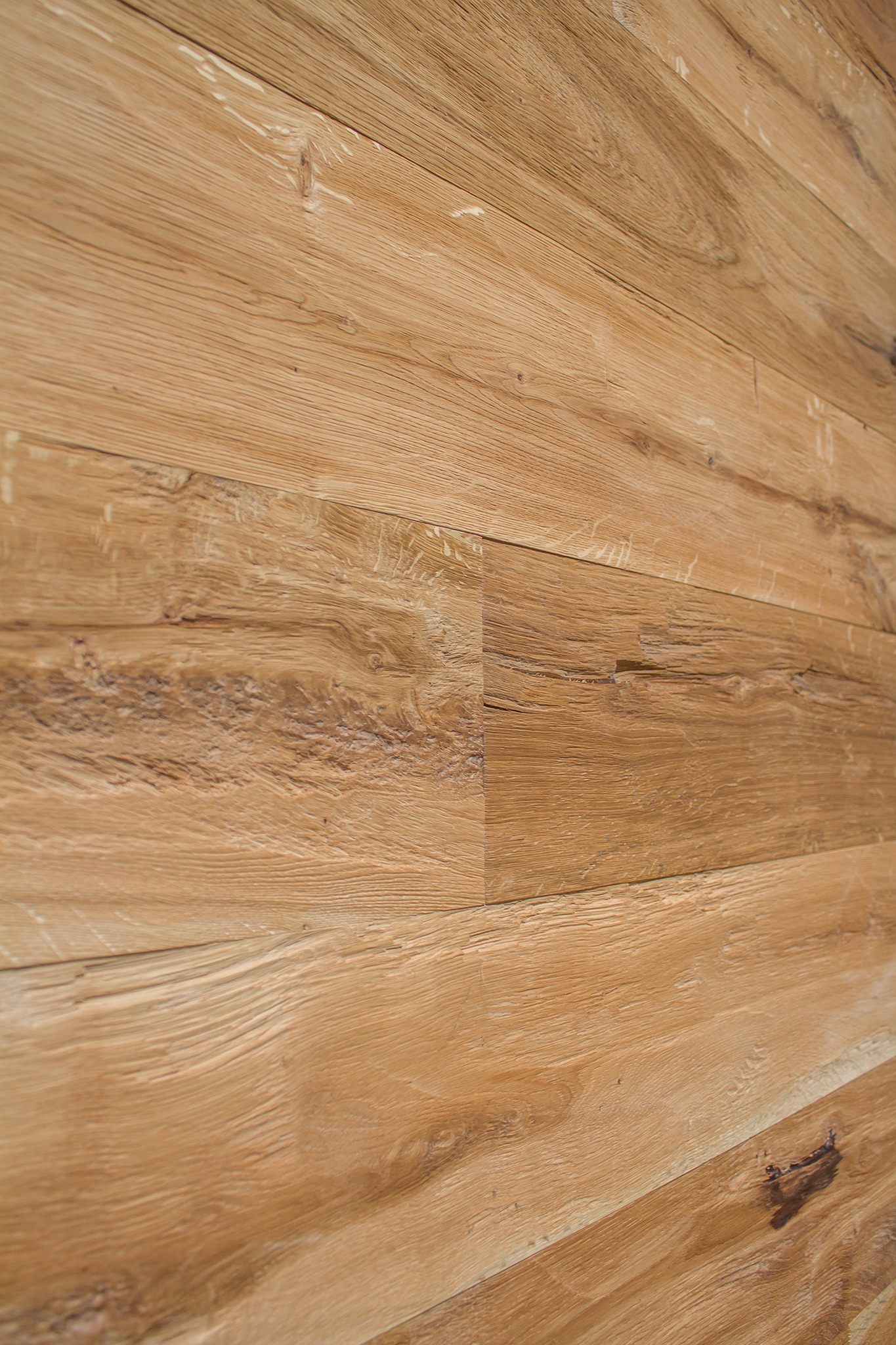 Vertical Wood wall cladding oak    